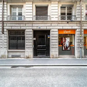 les-suites-de-lopra-appartement-aretha-4-pers.hotels-rhonealpes.com/